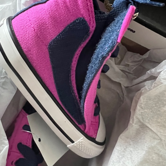 Brand NWT Little girl converse sneakers - Picture 4 of 7